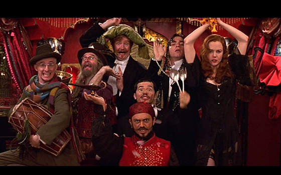 C'est parfois aussi subtil que la pièce de théâtre dans Moulin Rouge ! De Baz Luhrmann.